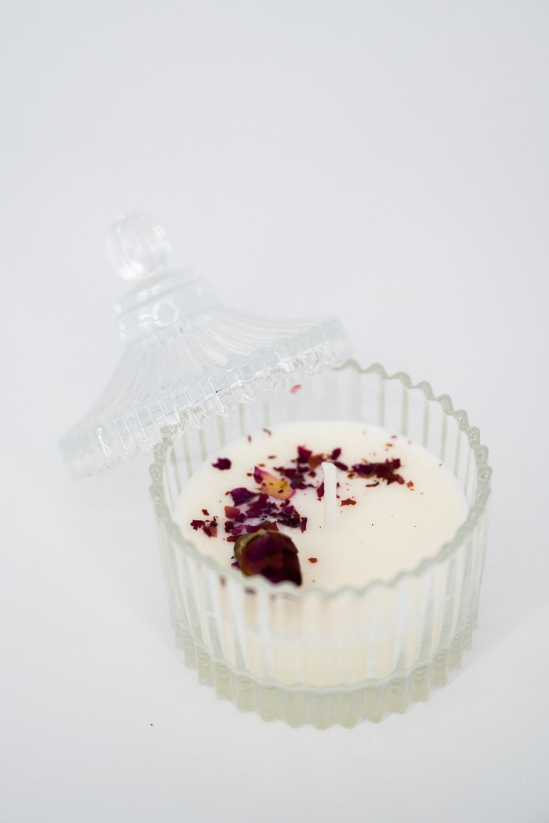 Soy wax jar candle with dried flowers